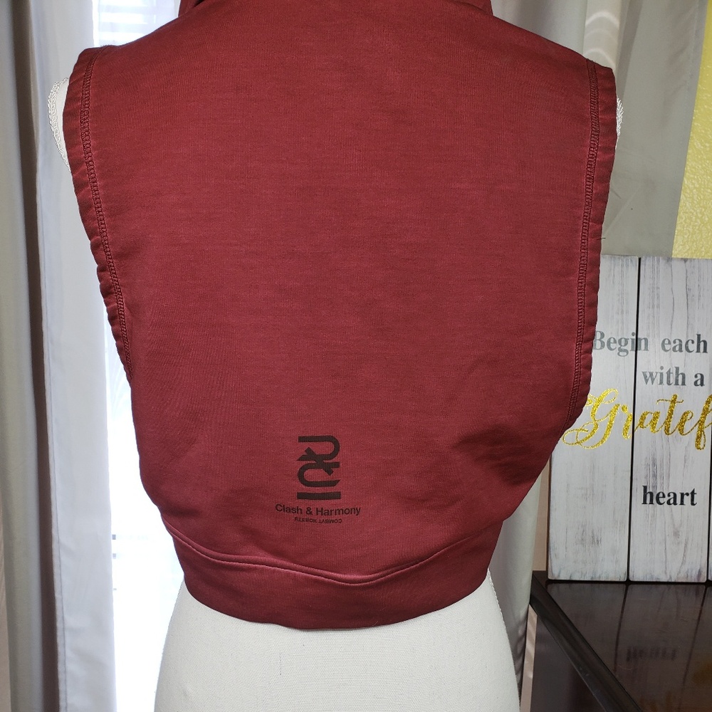 **SOLD**Reebok crop hoodie - Picture 4 of 5